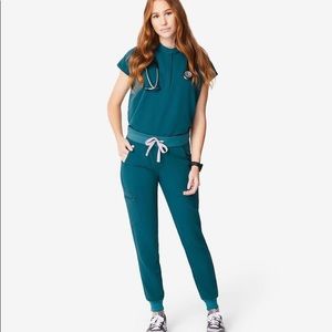 Large Figs Scrubs Set